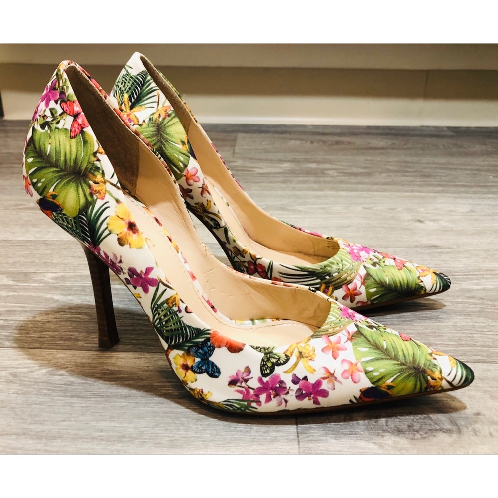 Guess Carrie2 Floral Butterfly Fabric Pumps - Picture 1 of 8
